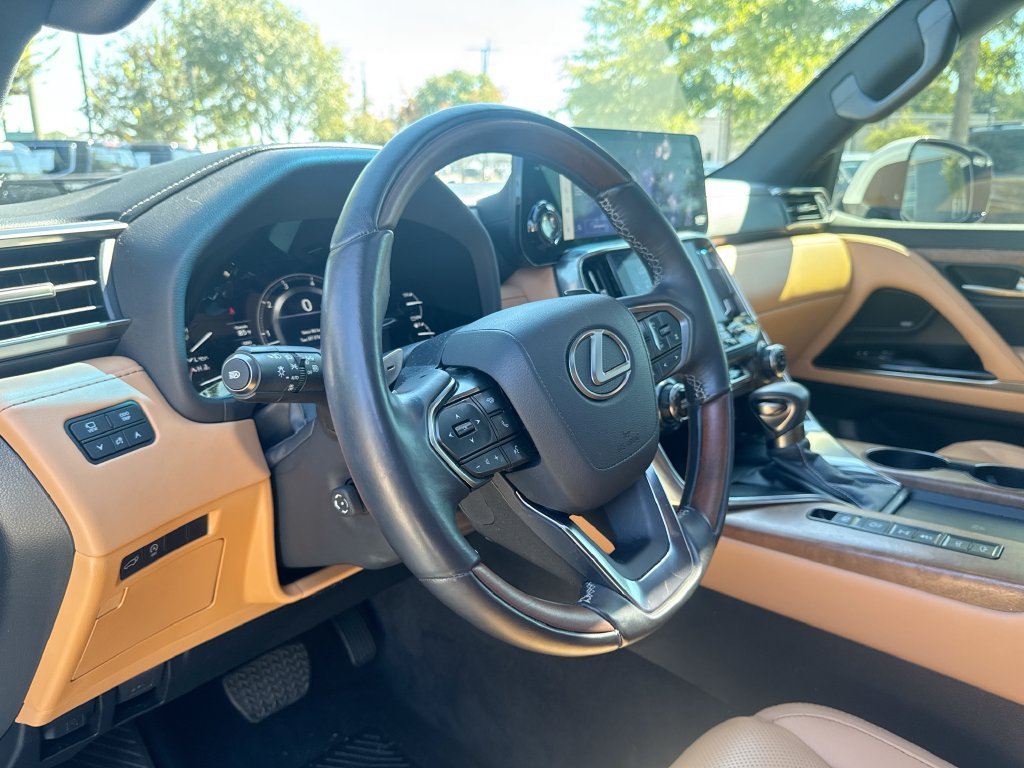 Used 2023 White Lexus 600 Luxury image 20