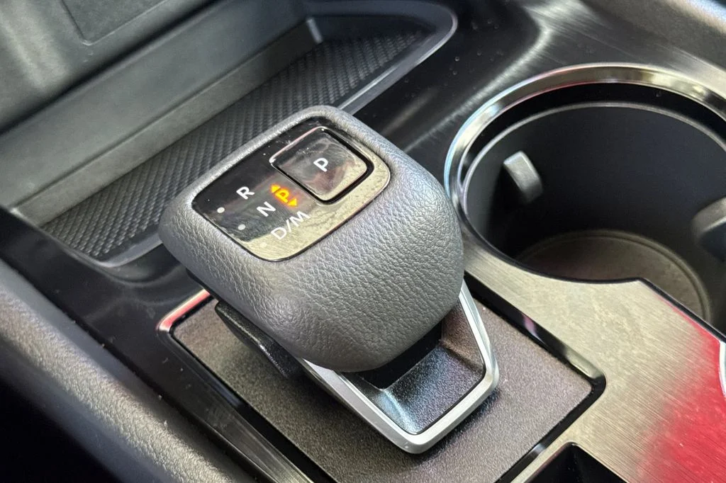 2025 Nissan Rogue SV - Photo 25