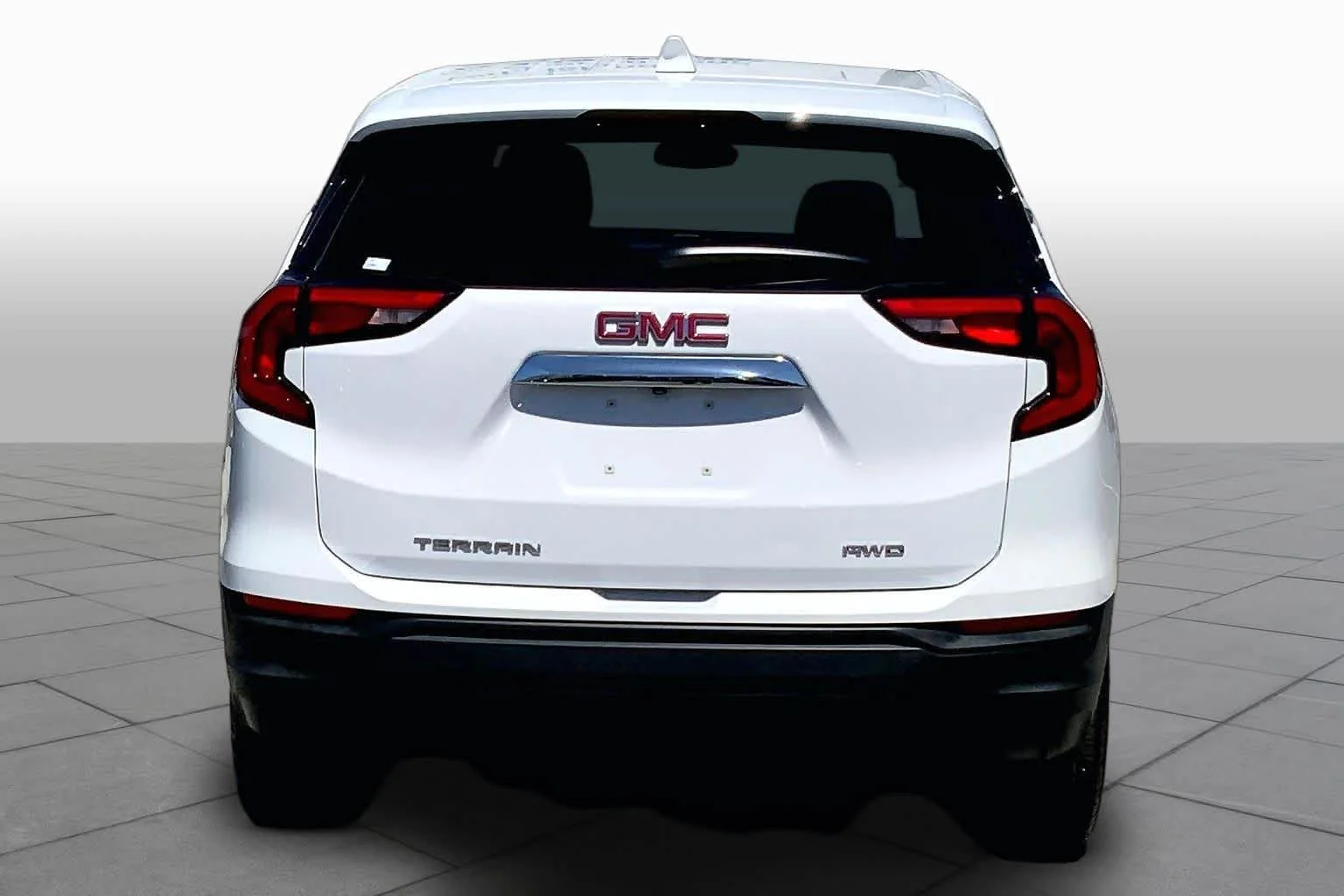 Used 2019 Summit White GMC SLE image 5