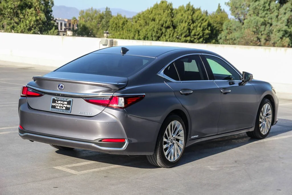 Used 2020 Gray Lexus 300h Luxury image 4