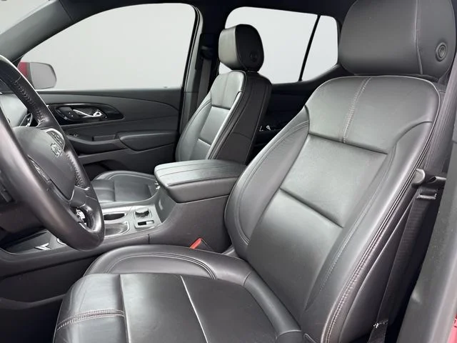 Used 2022 Red Chevrolet RS image 21
