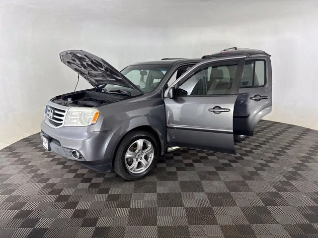 Used 2015 Gray Honda EX-L image 19