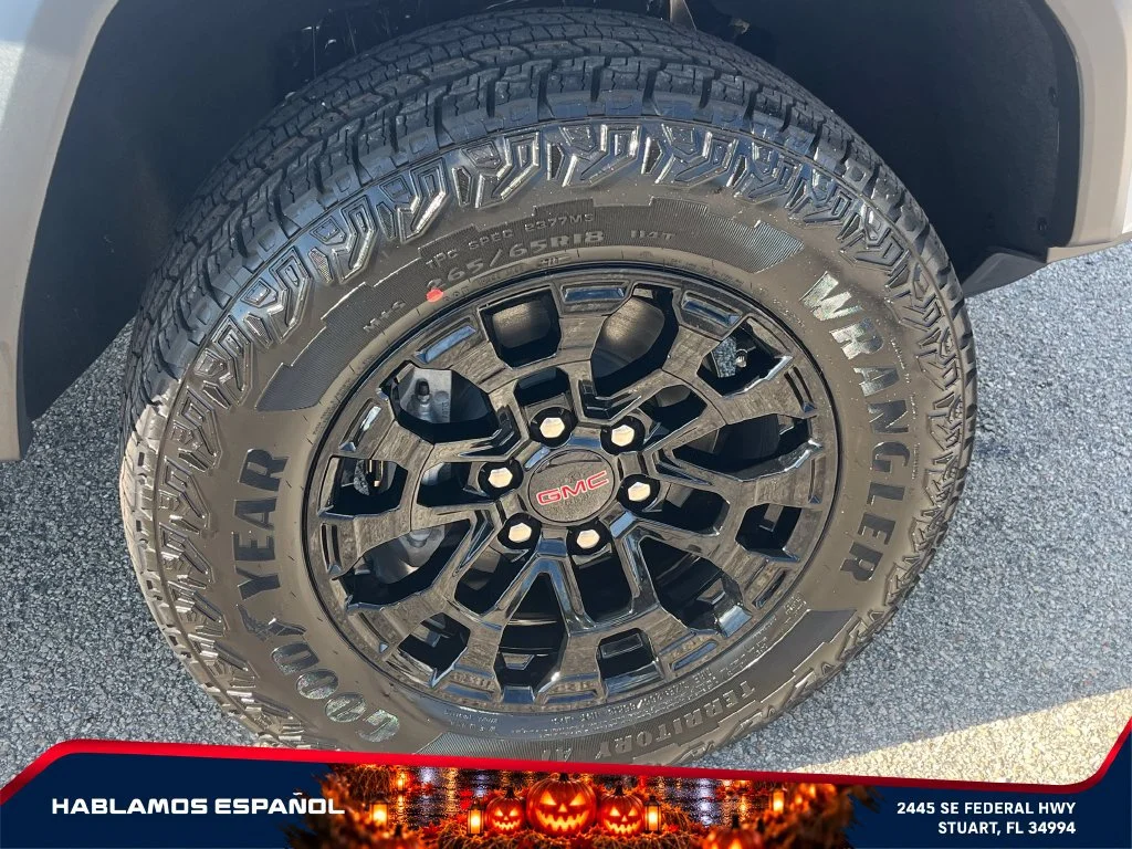 New 2026 Summit White GMC Elevation image 21