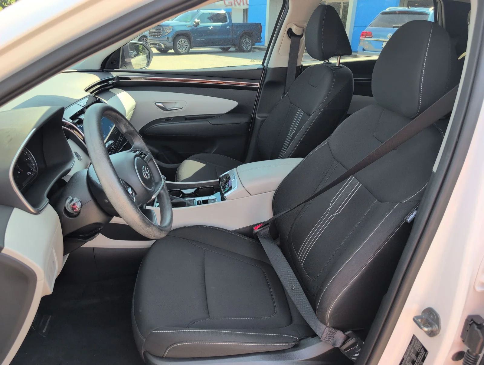 Used 2024 White Hyundai SEL image 13