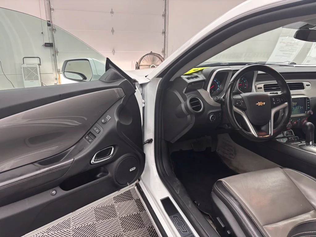 Used 2015 White Chevrolet 2LT image 16