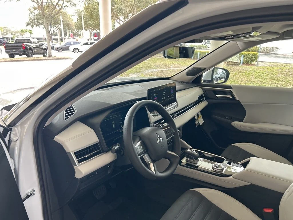 New 2026 White Mitsubishi SE 1.5T 2WD image 6