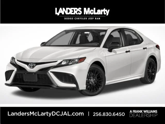 Used 2022  Toyota SE image 1