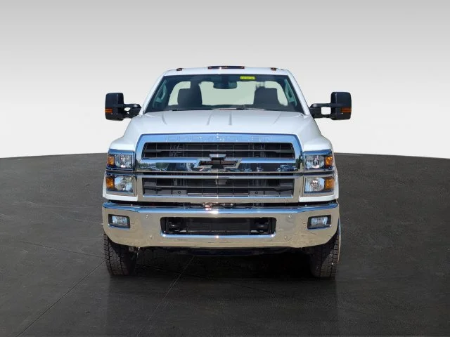Used 2024 White Chevrolet 1WT image 11