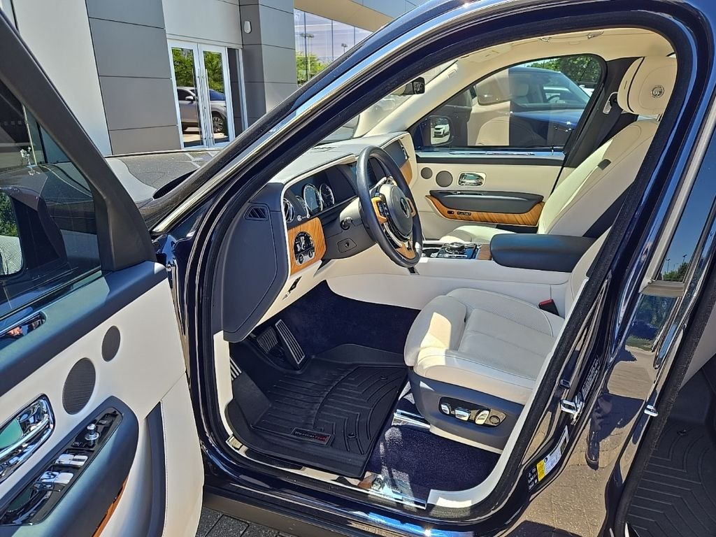 Used 2021 Midnight Sapphire Rolls-Royce Base image 14