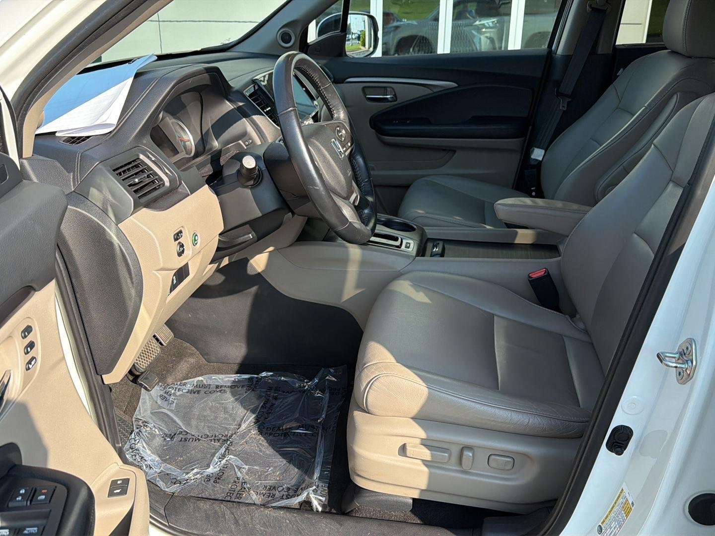 Used 2019 White Diamond Pearl Honda EX-L image 10