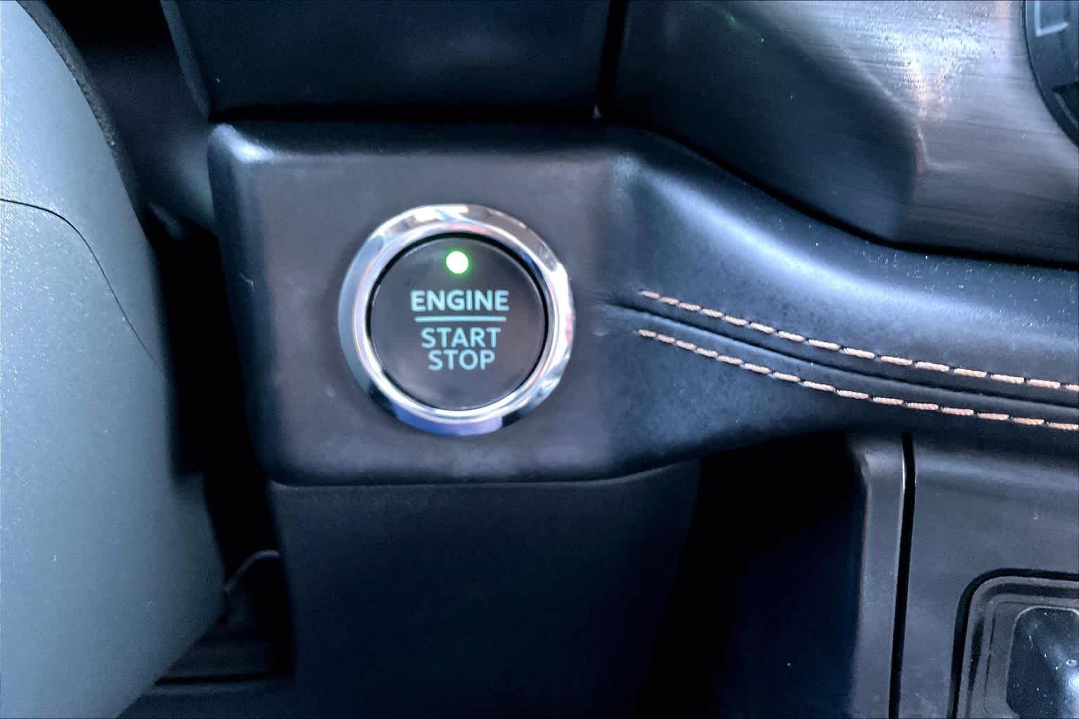 Used 2024 Star White Metallic Tri-Coat Ford Platinum image 34