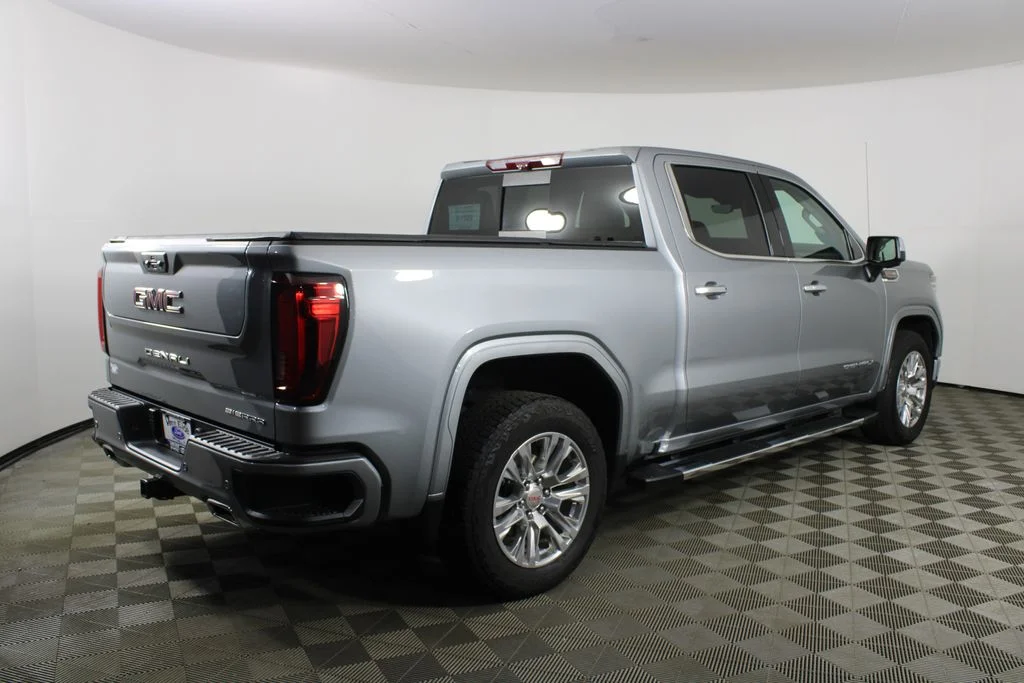 Used 2024 Silver GMC Denali image 5