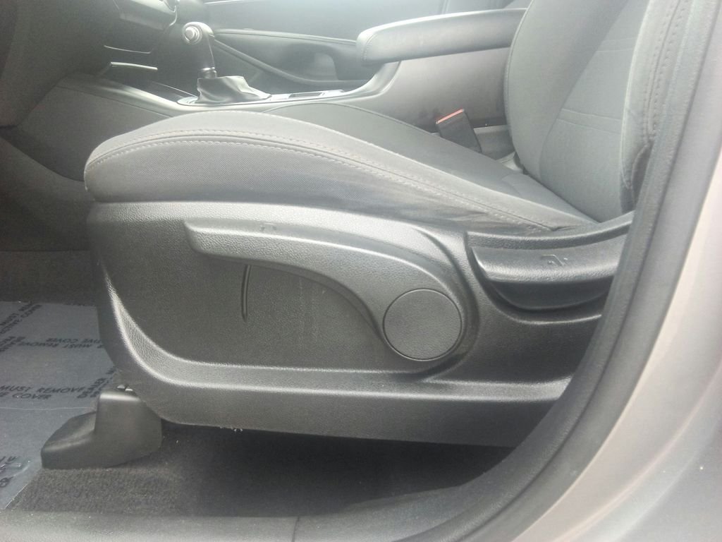 Used 2018 Silver Kia L image 19