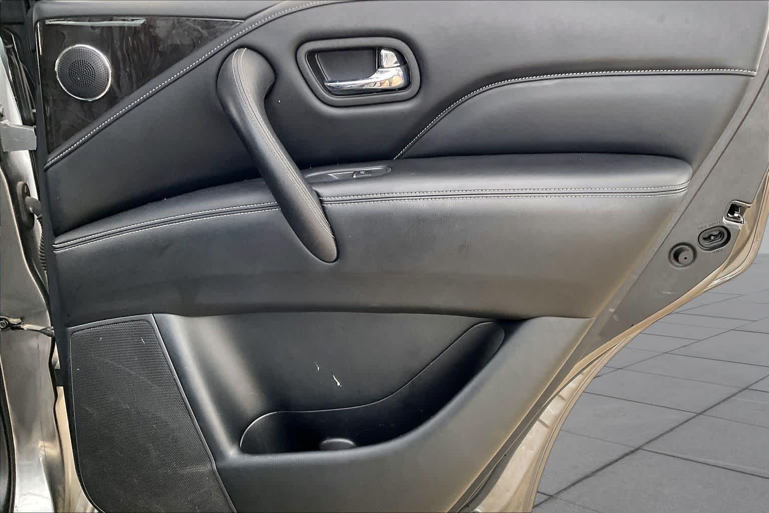 Used 2020 Graphite Shadow INFINITI LUXE image 22
