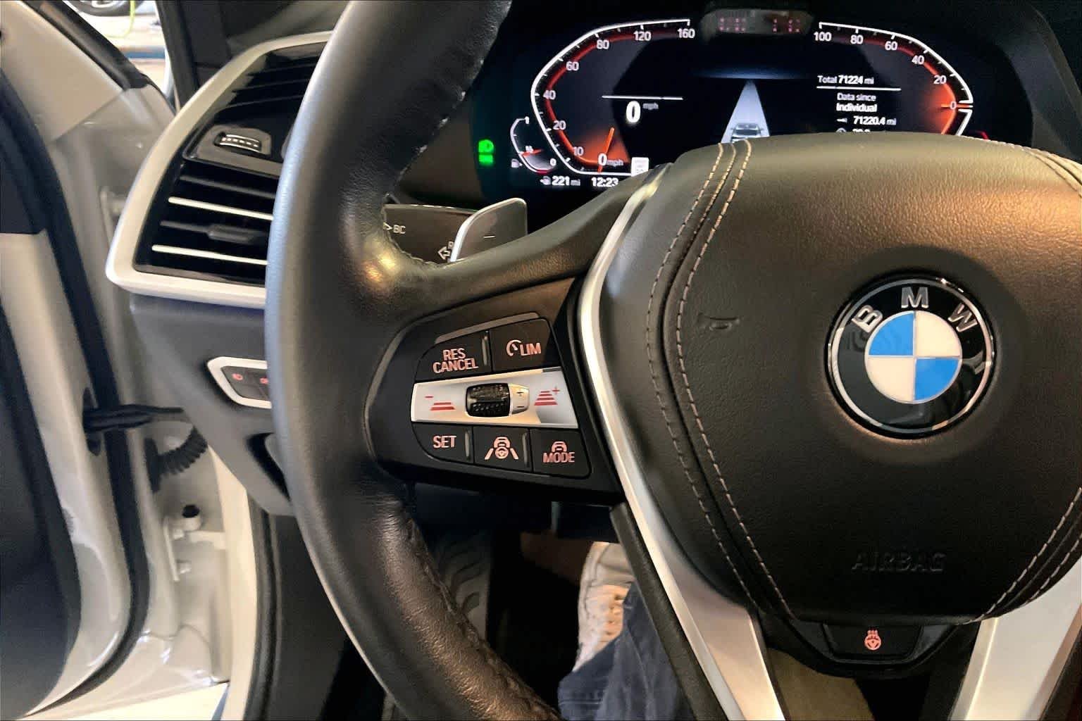 Used 2021 Mineral White Metallic BMW sDrive40i image 22