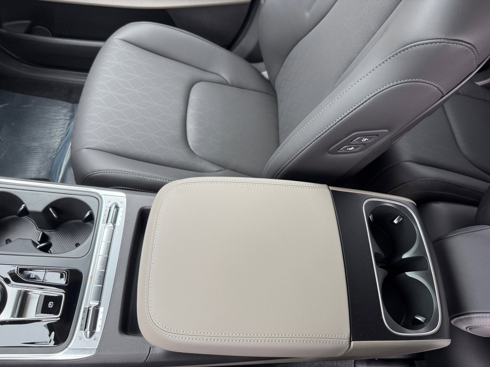 New 2026 Aurora Black Pearl Kia SX image 14