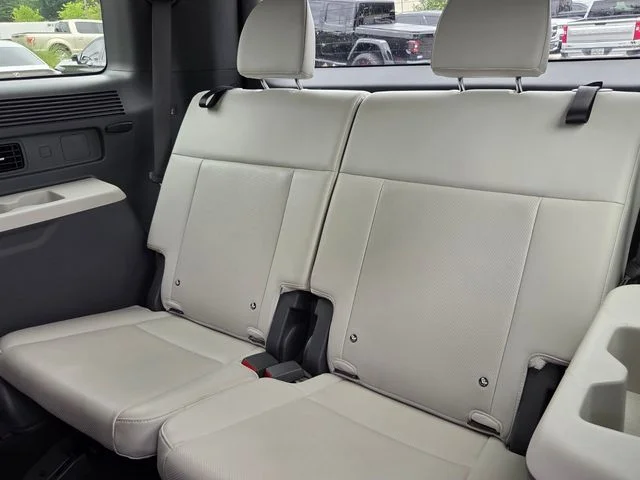 Used 2024 Gray Hyundai SEL image 12