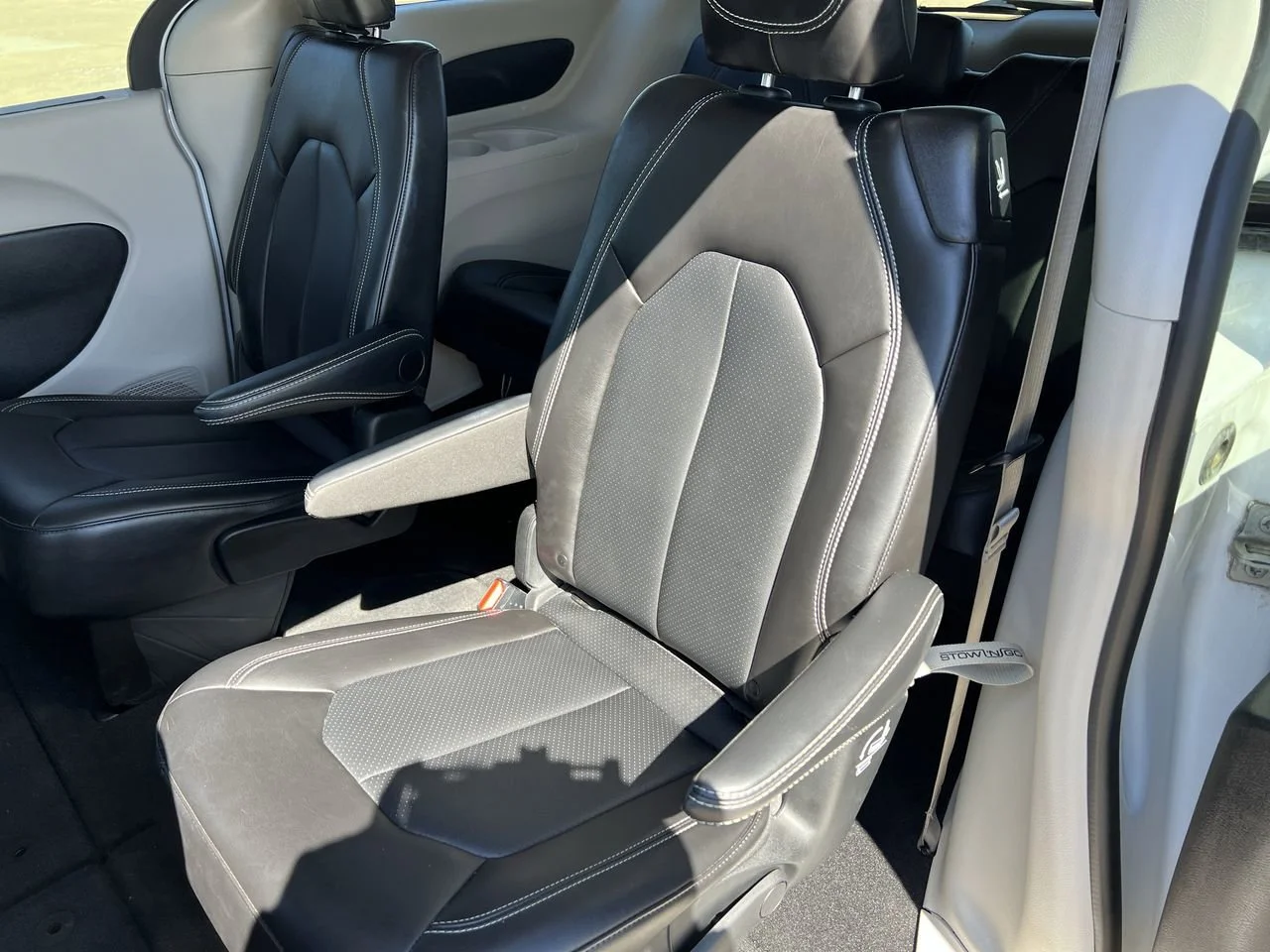 2024 Chrysler Pacifica Touring L - Photo 25