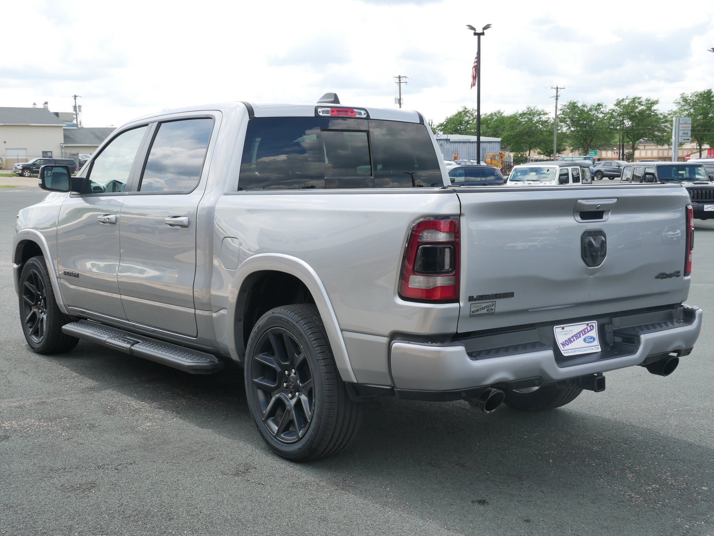 Used 2021 Billet Silver Clearcoat Metallic Ram Laramie image 6