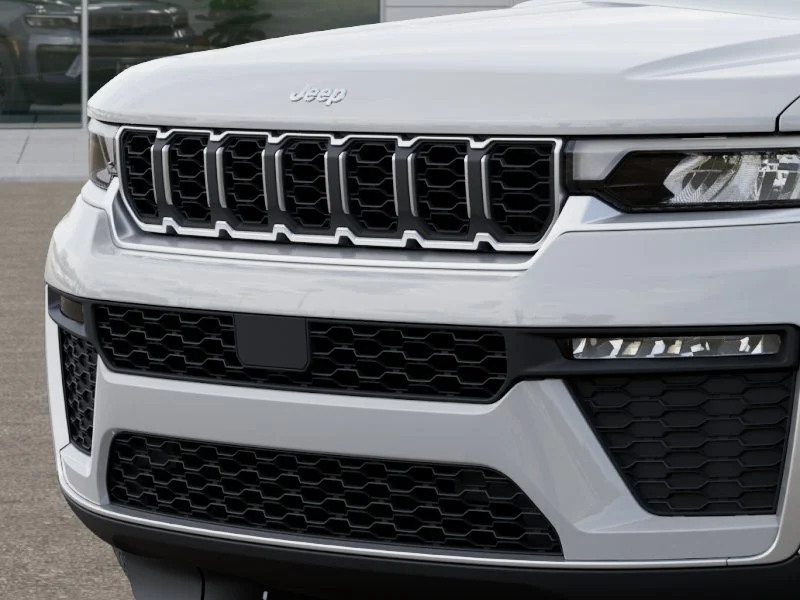 New 2026 Bright White Clear-Coat Exterior Paint Jeep Limited image 37