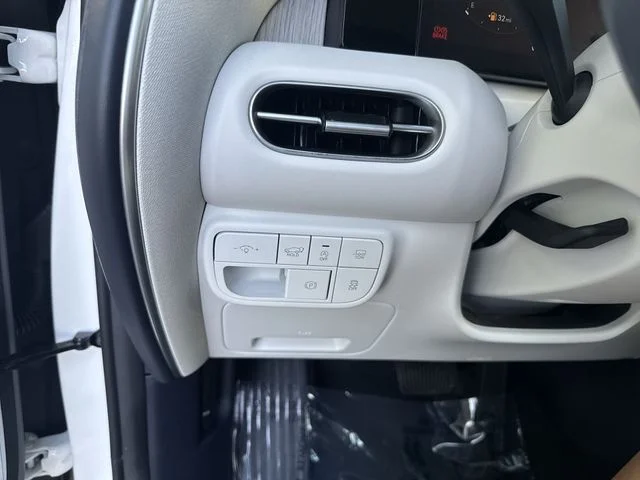 Used 2026 White Hyundai Calligraphy image 27