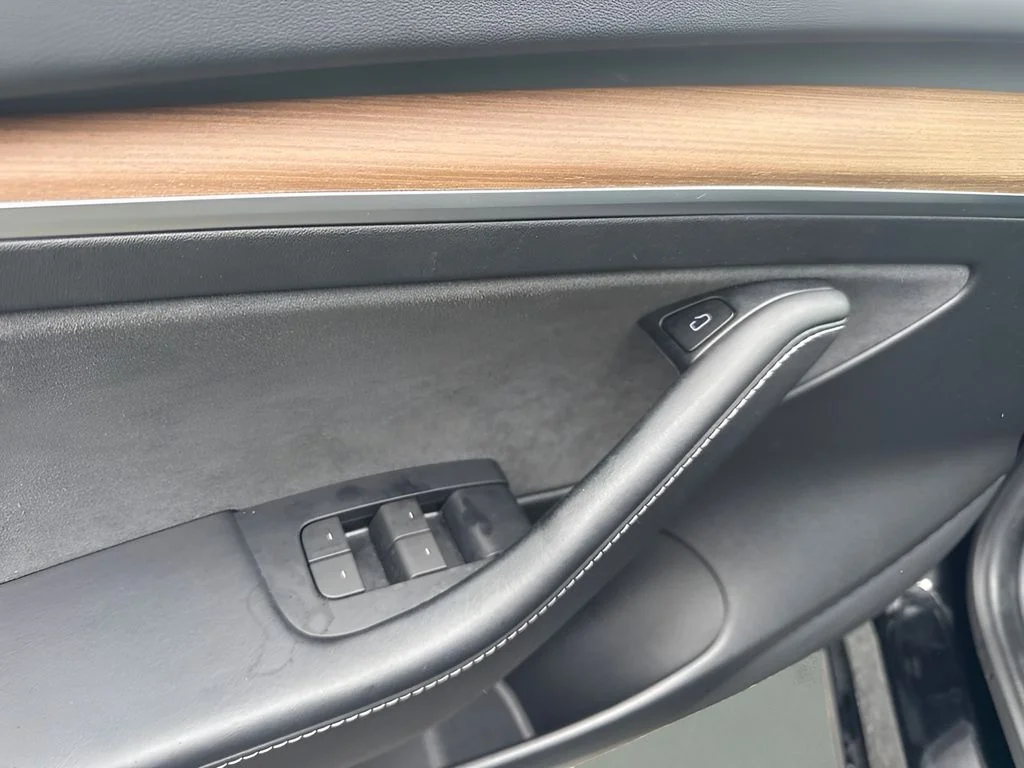 Used 2022 Black Tesla Long Range image 17