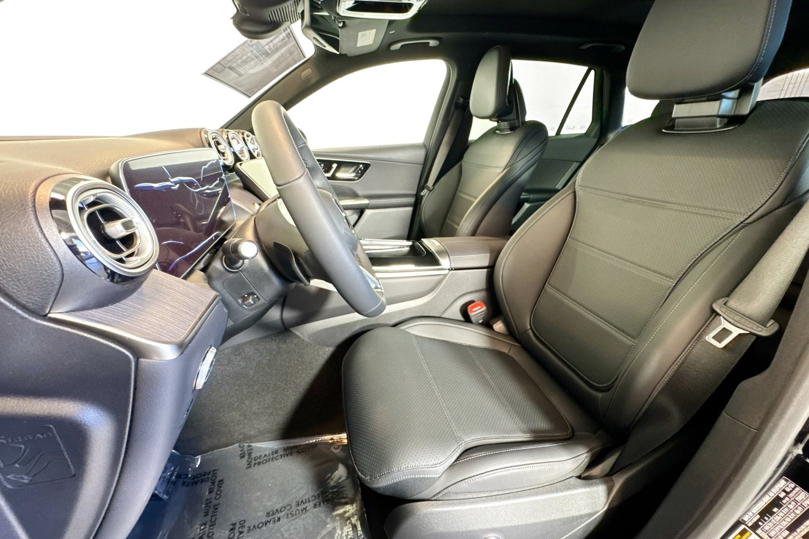 New 2026 Black Mercedes-Benz GLC 300 image 18