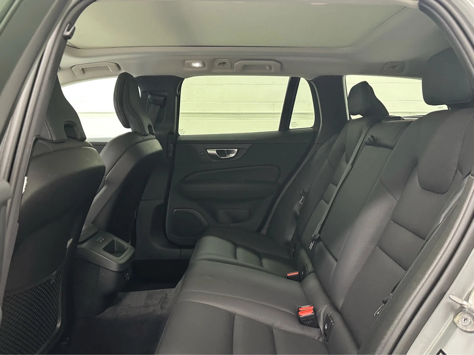 Used 2024 Vapour Grey Metallic Volvo Plus image 15