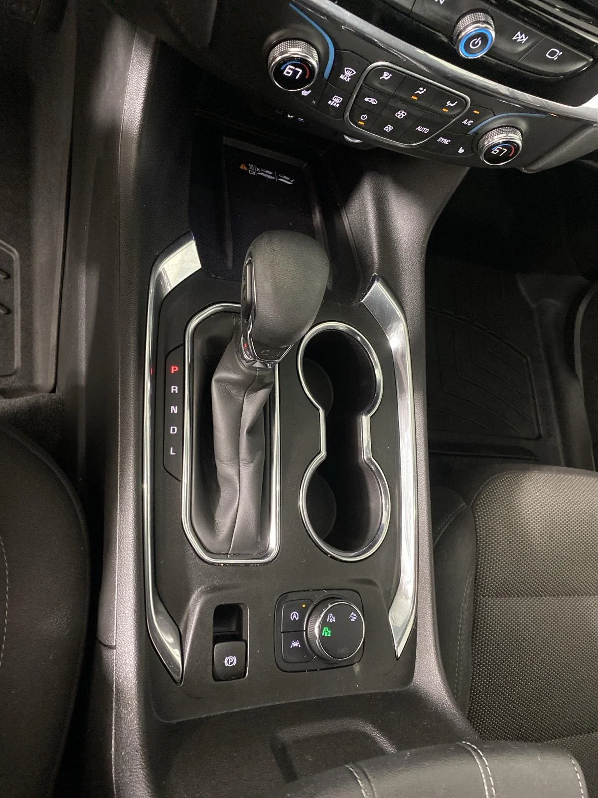 Used 2023 MOSAIC BLACK METALLIC Chevrolet LT Cloth image 23