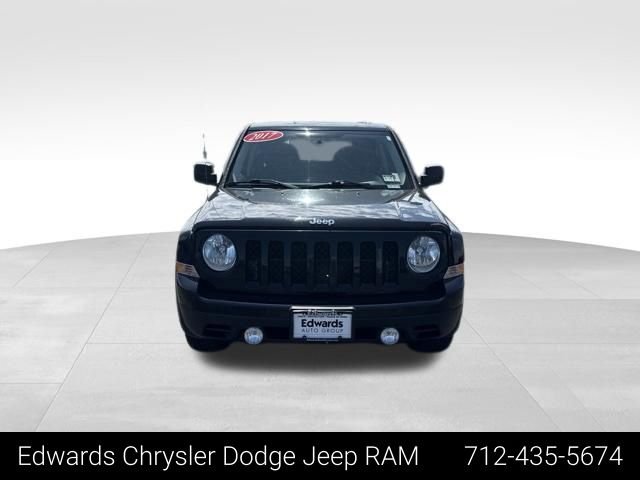 Used 2017 Black Jeep Latitude image 2