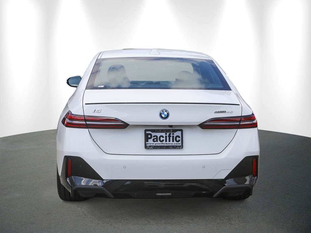 New 2026 Alpine White BMW eDrive40 image 5