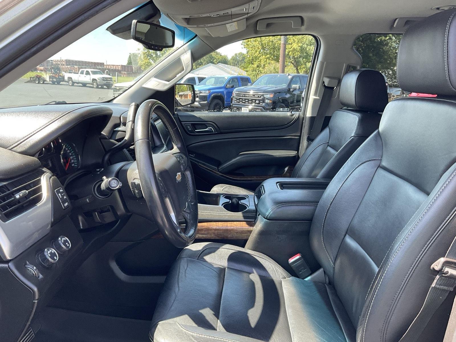 Used 2018  CHEVROLET SUV image 9