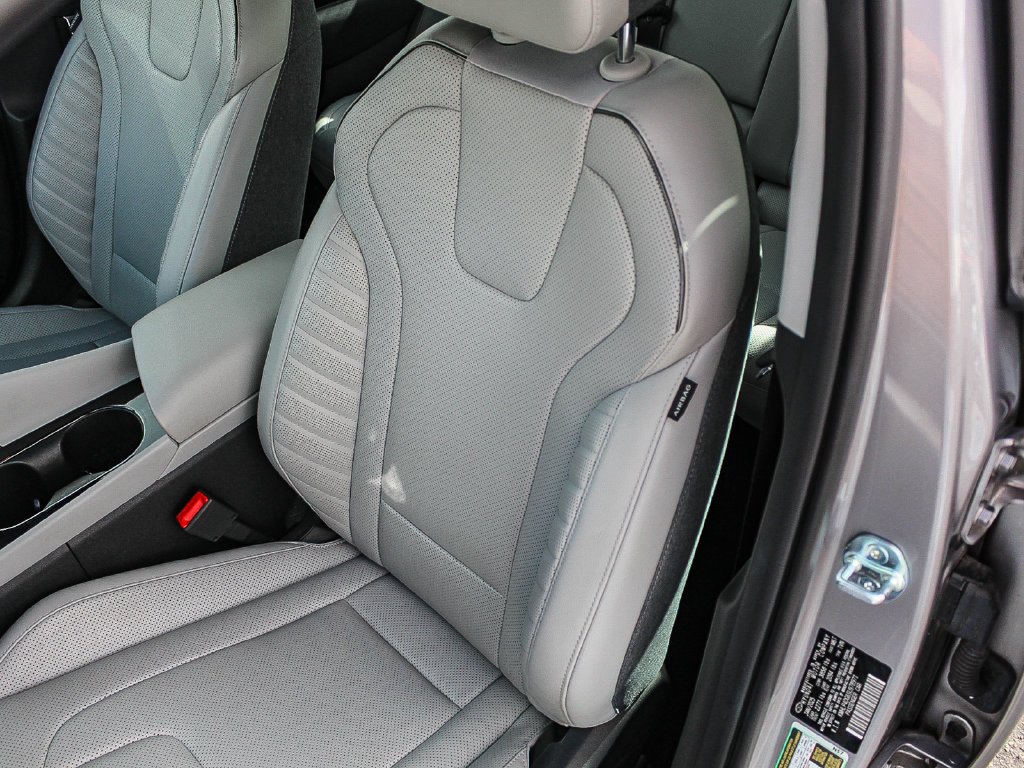 Used 2025 Silver Hyundai Limited image 28