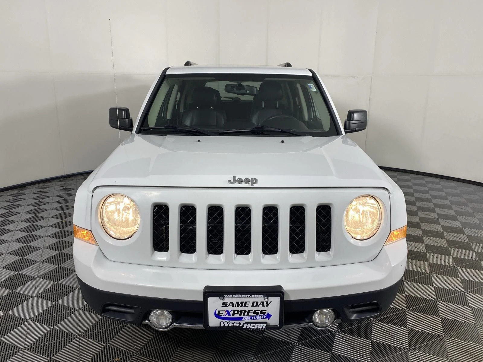 Used 2016 Bright White Clearcoat Jeep High Altitude Edition image 9