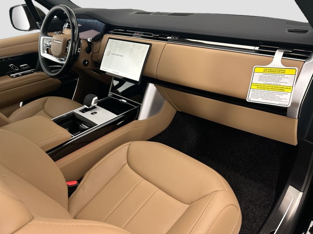New 2026 Santorini Black Land Rover SE image 16