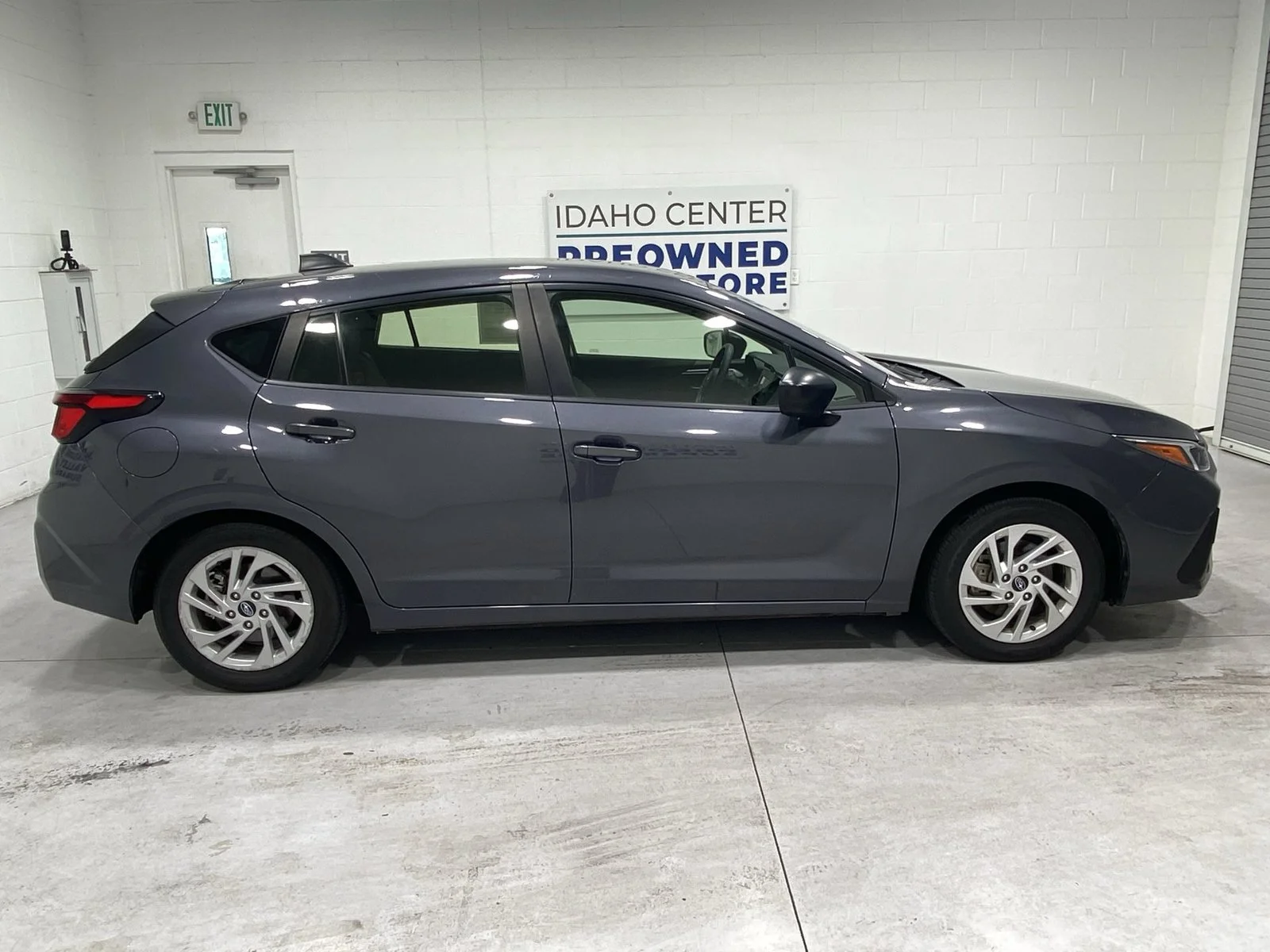 Used 2024 Gray Subaru Base image 9