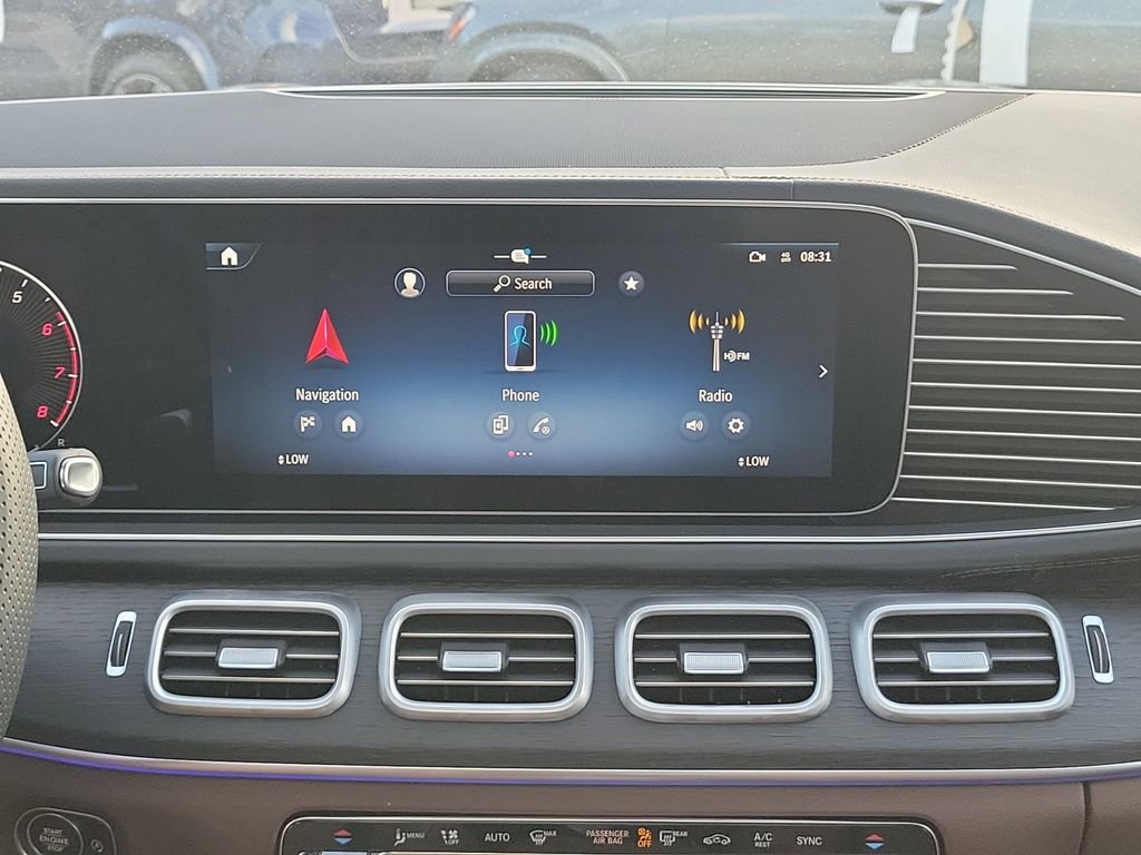 New 2026 MANUFAKTUR Ireland Mid Green Metallic Mercedes-Benz GLS 450 image 18