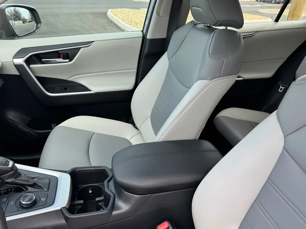 Used 2024 Silver Toyota XLE Premium image 7