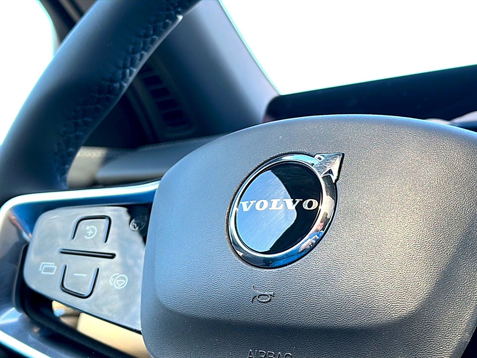 New 2025 Mulberry Red Volvo Ultra image 21