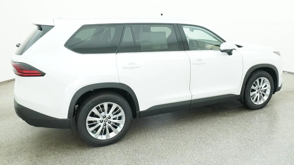 New 2026 Wind Chill Pearl Toyota Platinum image 16