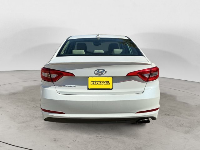 Used 2016 White Hyundai SE image 6