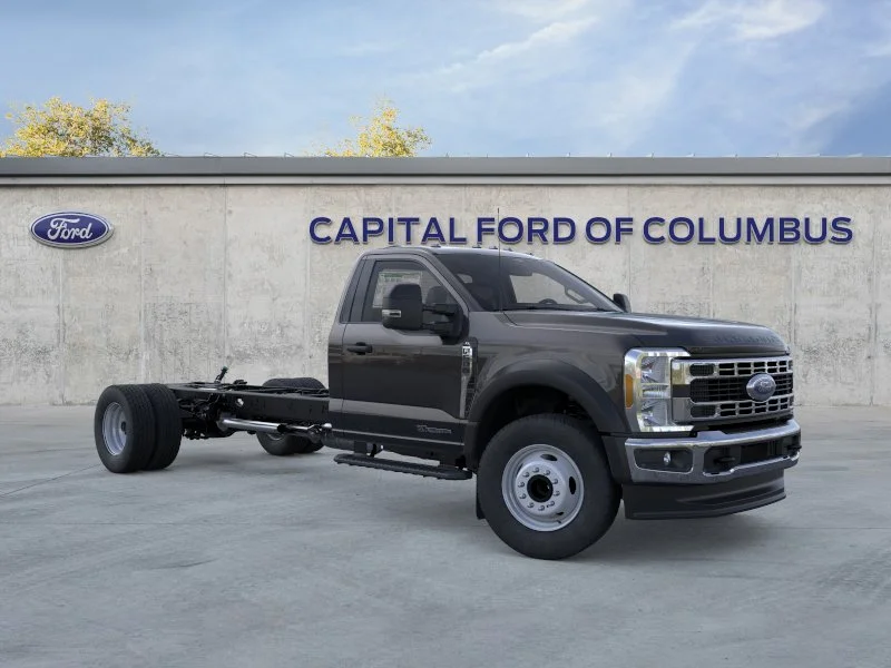 2025 Ford F-600 Super Duty Chassis Cab XL - Photo 33