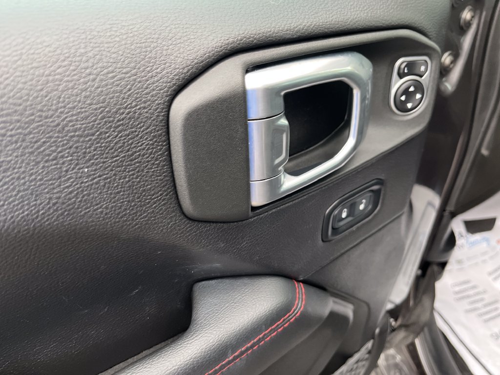 Used 2022 Gray Jeep Rubicon image 11