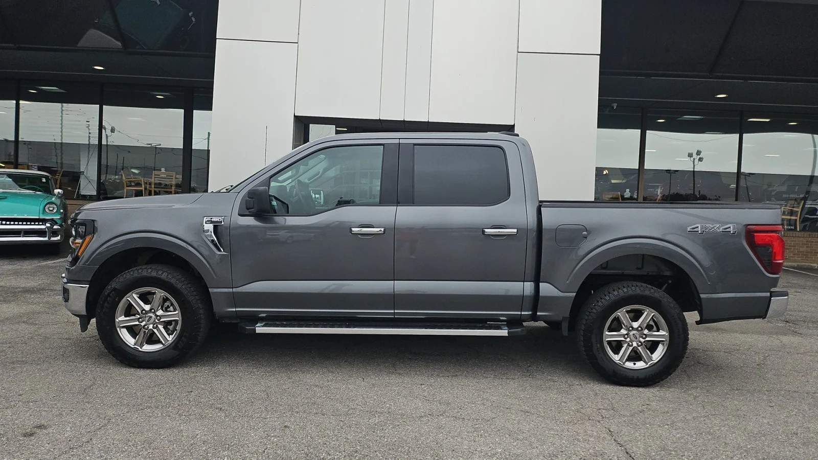 Used 2025 Light Blue Clearcoat Metallic Ford XLT 4WD image 2