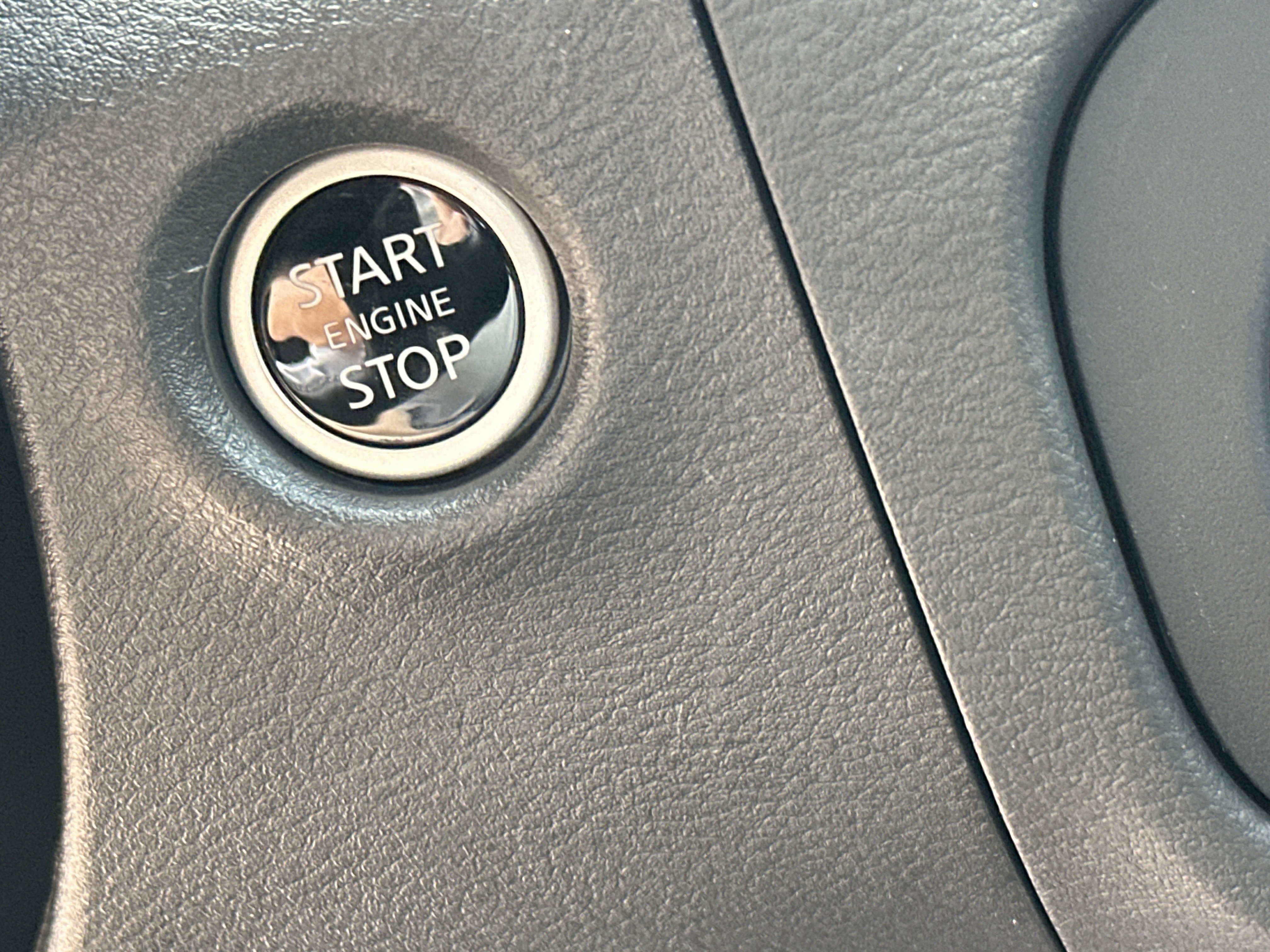 2025 Nissan Frontier SV - Photo 31