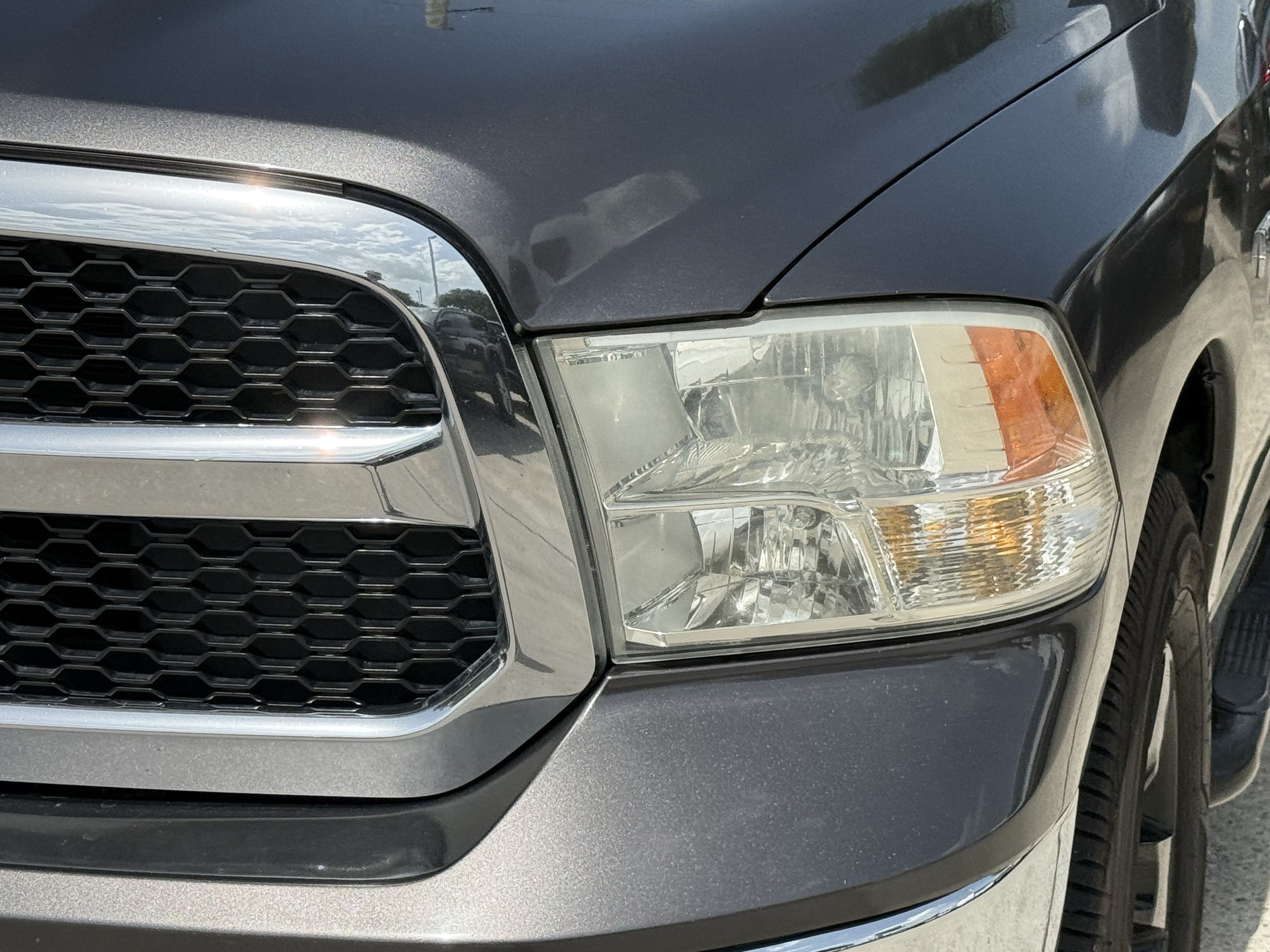 Used 2019 Granite Crystal Metallic Clearcoat Ram Tradesman image 10