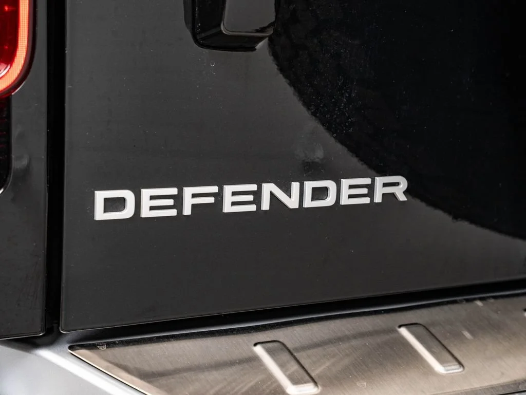 Used 2023 Black Land Rover S image 17