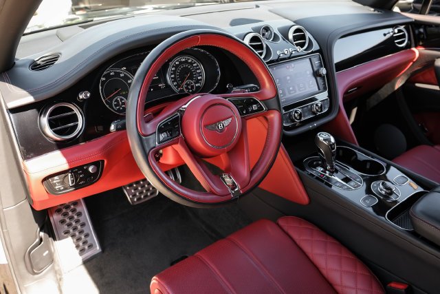 Used 2019 Black Crystal over Cricket Ball Bentley V8 image 3