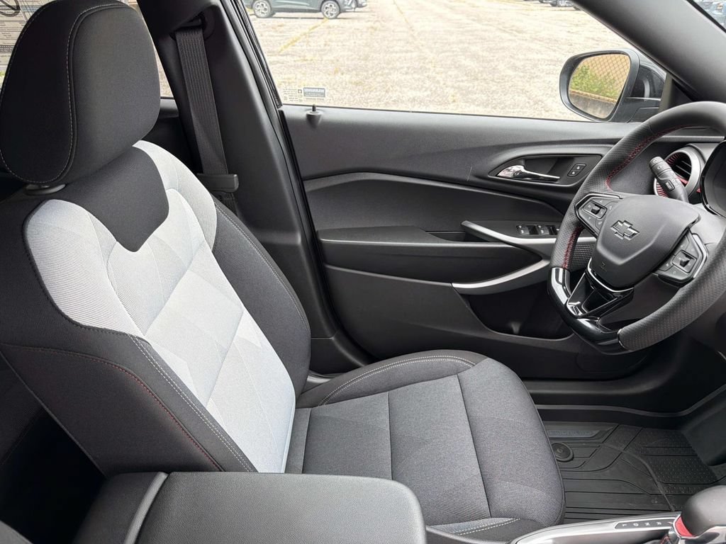 2026 Chevrolet Trax RS - Photo 12