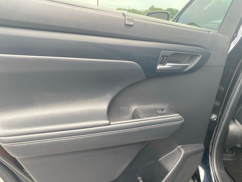 Used 2022 Black Toyota XLE image 29